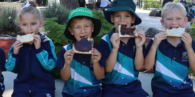 Students eating toast at Breakfast Club